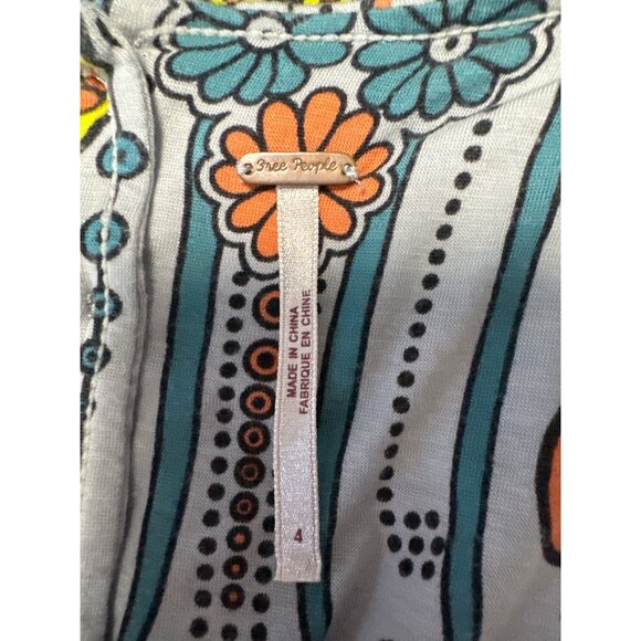 Free People Sleeveless Mini Dress With Deep V-Neckline & Button Details Size 4 - Picture 5 of 8